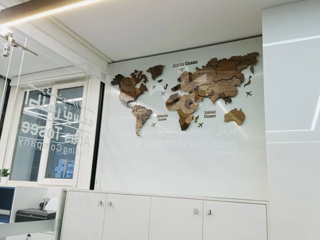 تابلو نقشه کره زمین چوبی