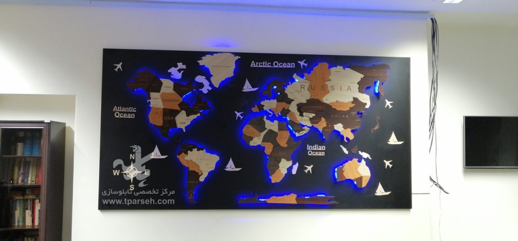 تابلو نقشه جهان چوبی